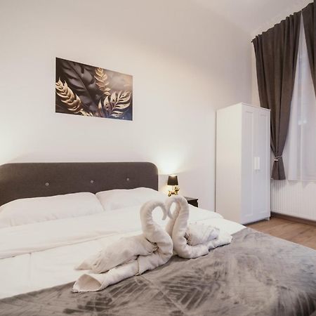 Modelia Apartment At Gellert Square Budapest Extérieur photo