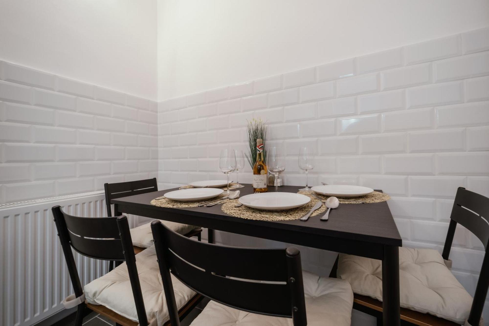 Modelia Apartment At Gellert Square Budapest Extérieur photo
